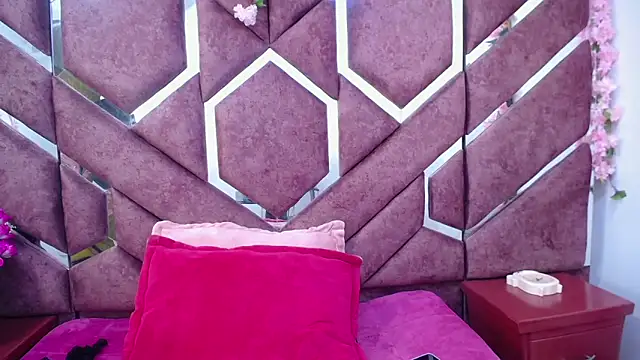 Snapshot of milly_print chatting on February 26, 2:59 am milly print online show from February 26, 2:59 am