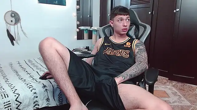 aaron blug online show from December 12, 5:04 pm