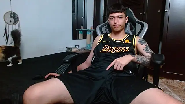 aaron blug online show from February 5, 3:23 am