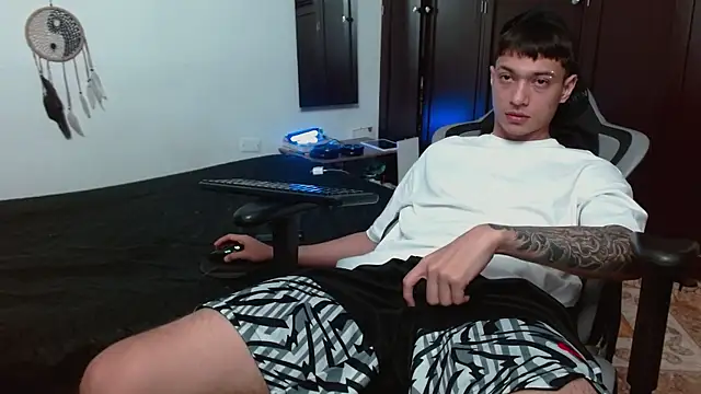 aaron blug online show from October 19, 2:12 am