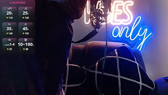 LOLIITA  LOVE online show from January 4, 11:59 pm