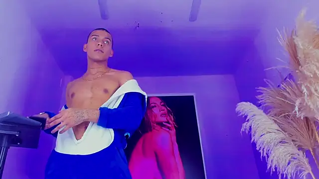 Snapshot of visaelX chatting on January 24, 1:03 pm visaelX online show from January 24, 1:03 pm