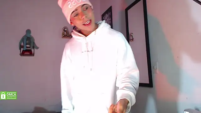 Snapshot of visaelX chatting on March 23, 7:53 am visaelX online show from March 23, 7:53 am