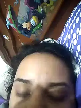 Snapshot of _Miaaleon chatting on November 13, 9:19 am Miaaleon online show from November 13, 9:19 am