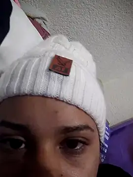 Snapshot of _Miaaleon chatting on November 15, 9:28 am Miaaleon online show from November 15, 9:28 am