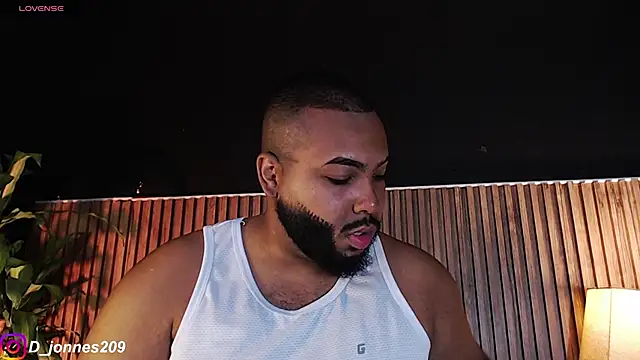 Snapshot of DilanJonnes_ chatting on October 4, 9:24 pm DilanJonnes  online show from October 4, 9:24 pm