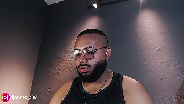 DilanJonnes  online show from March 12, 6:58 pm