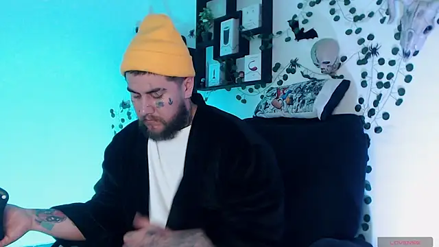 Ash gusbig online show from December 11, 1:37 am