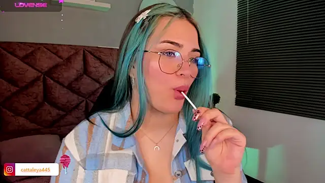 cattaleya    online show from January 10, 3:07 am