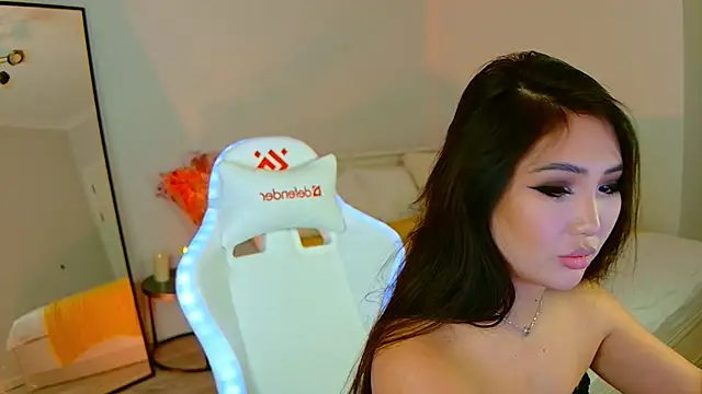 Snapshot of AsukaLin chatting on February 12, 2:10 pm AsukaLin online show from February 12, 2:10 pm