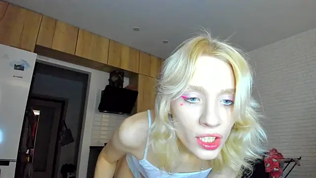 Snapshot of _Alice_Kitty chatting on December 23, 9:18 am Alice Kitty online show from December 23, 9:18 am