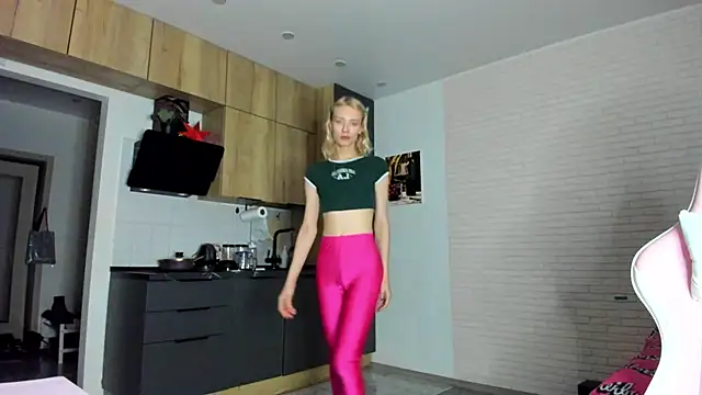 Snapshot of _Alice_Kitty chatting on January 12, 4:45 pm Alice Kitty online show from January 12, 4:45 pm