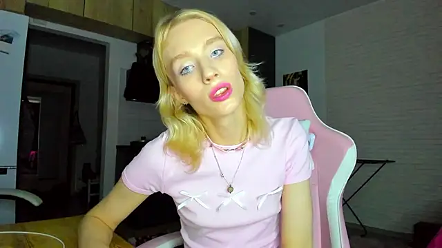 Snapshot of _Alice_Kitty chatting on January 14, 12:00 pm Alice Kitty online show from January 14, 12:00 pm