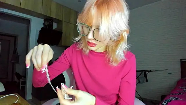 Snapshot of _Alice_Kitty chatting on February 19, 3:41 pm Alice Kitty online show from February 19, 3:41 pm