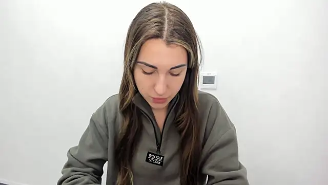 Summmmersky online show from February 5, 3:52 pm