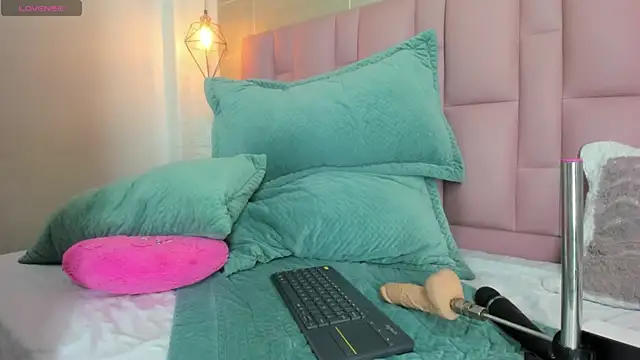 Abbyadams online show from March 9, 3:11 am