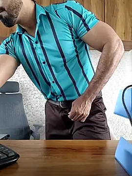 indianguy89 online show from February 18, 7:15 am