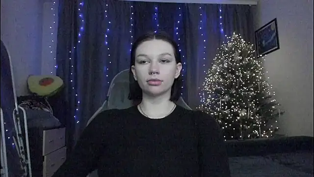 Snapshot of Emmy_m00n chatting on December 18, 12:51 pm Emmy m00n online show from December 18, 12:51 pm