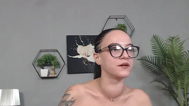 IzabelllNoir online show from January 14, 7:08 pm