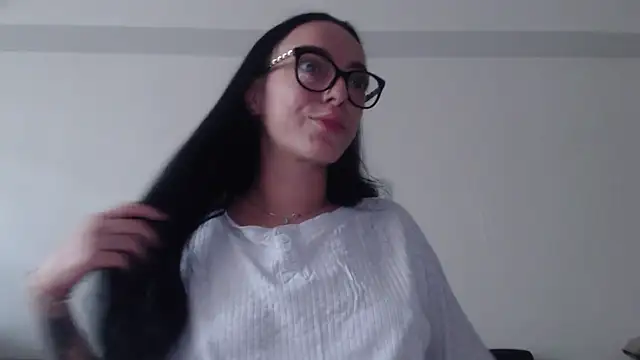 IzabelllNoir online show from June 2, 8:49 am