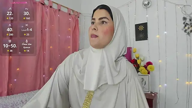 Snapshot of AishaAmin_ chatting on January 30, 12:06 pm AishaAmin online show from January 30, 12:06 pm