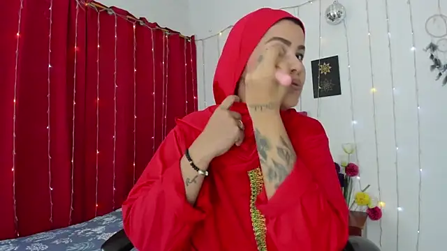 Snapshot of AishaAmin_ chatting on September 10, 12:16 pm AishaAmin online show from September 10, 12:16 pm