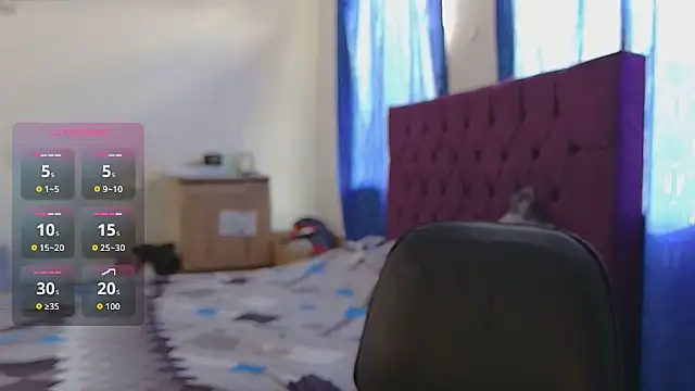 Snapshot of Lucy_Fer5 chatting on December 17, 8:37 pm Lucy Fer5 online show from December 17, 8:37 pm