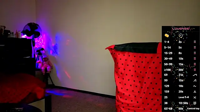 Snapshot of YourDreamLoverr chatting on October 17, 12:25 am YourDreamLoverr online show from October 17, 12:25 am