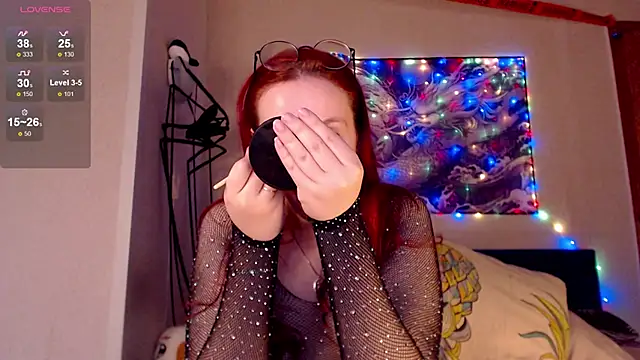 Snapshot of VanessaLincum chatting on October 28, 7:12 am VanessaLincum online show from October 28, 7:12 am