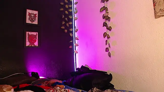 niakat  online show from March 11, 1:33 am