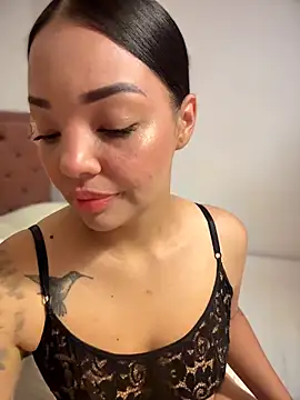 Snapshot of Sara_LipsX chatting on May 27, 2:41 am Sara LipsX online show from May 27, 2:41 am