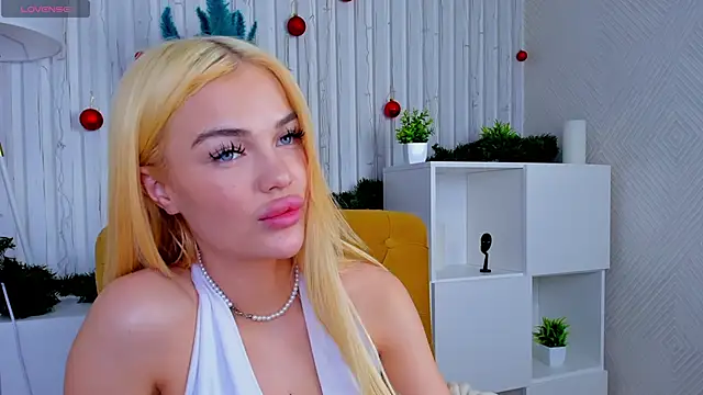 Snapshot of Angel_Sapphire_ chatting on January 18, 3:05 pm Angel Sapphire online show from January 18, 3:05 pm