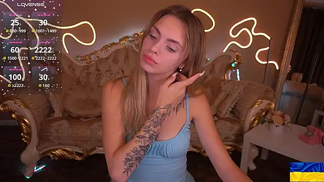 ChloeBrightt online show from October 2, 8:05 pm