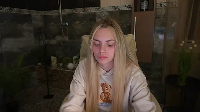 ChloeBrightt online show from December 20, 9:22 pm