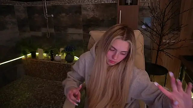 ChloeBrightt online show from December 22, 9:34 pm