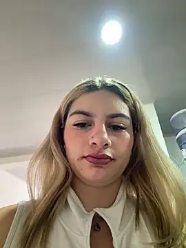 AtheneaRossi online show from February 26, 12:15 pm