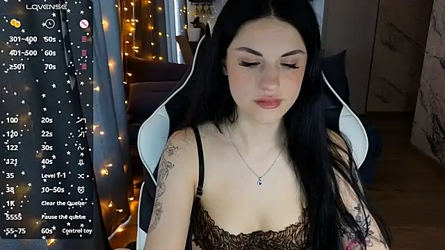 Mary   Moore online show from February 4, 6:57 am