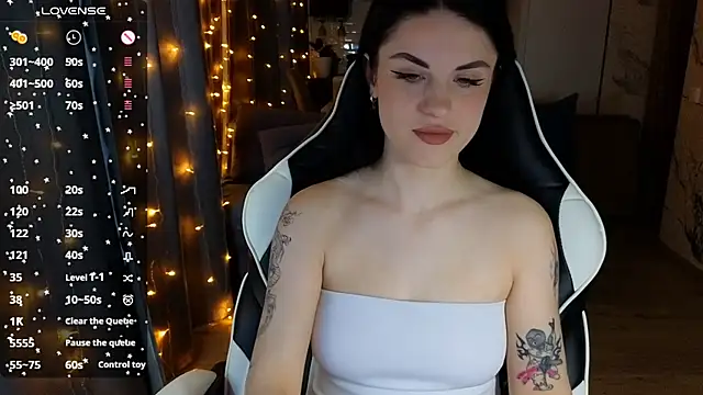 Mary   Moore online show from February 12, 2:14 am