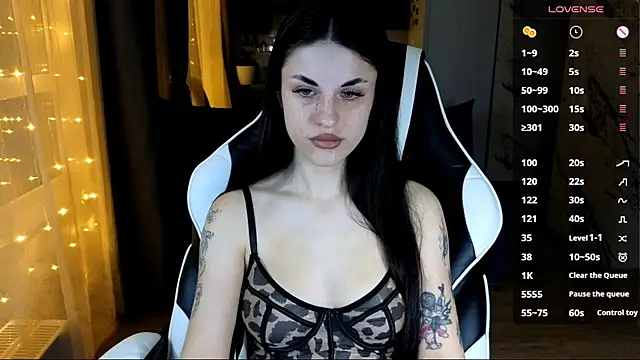 Mary   Moore online show from November 22, 11:48 pm