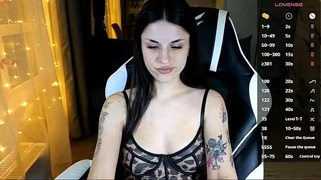 Mary   Moore online show from December 5, 3:41 pm