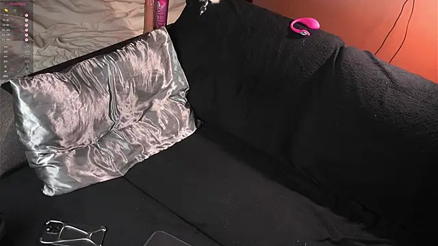 Snapshot of cherrydany chatting on September 8, 4:17 pm cherrydany online show from September 8, 4:17 pm