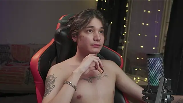 Snapshot of cherrydany chatting on February 3, 3:26 am cherrydany online show from February 3, 3:26 am