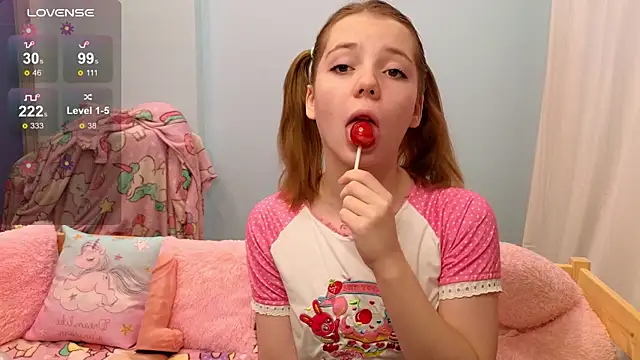 Snapshot of PrincessLittleKiki chatting on December 16, 7:35 am PrincessLittleKiki online show from December 16, 7:35 am