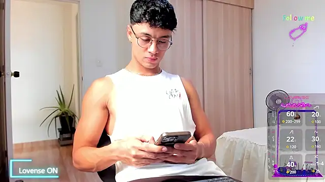 Sebastian-Dash online show from December 9, 5:08 pm