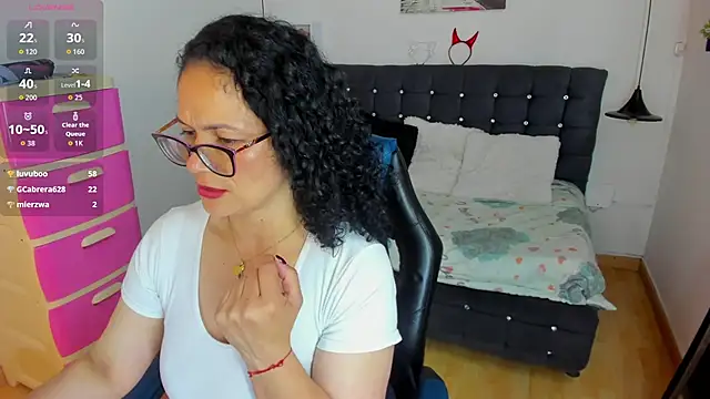 Aliciia cute1 online show from November 18, 10:14 pm