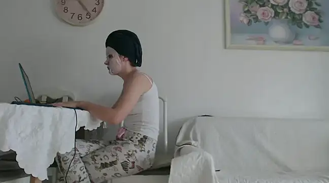 Snapshot of _JustmeHere_ chatting on January 28, 8:25 am JustmeHere online show from January 28, 8:25 am