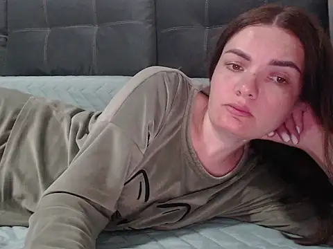  JustmeHere  online show from April 15, 5:31 pm