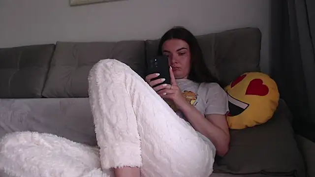  JustmeHere  online show from May 20, 5:24 am