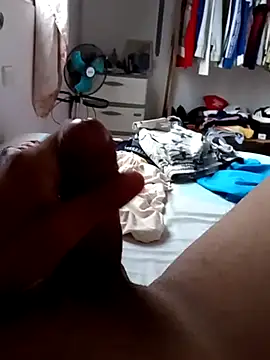 Snapshot of Ricardito97 chatting on November 28, 10:56 pm Ricardito97 online show from November 28, 10:56 pm