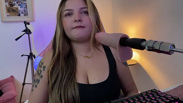 SweetPaige  online show from March 7, 1:57 am